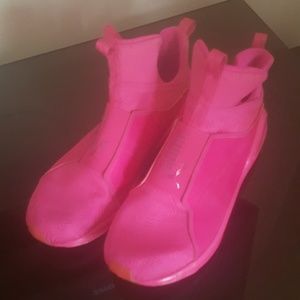 PINK PUMA SNEAKERS